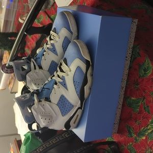 Air Jordan 6 Retro UNC University Blue